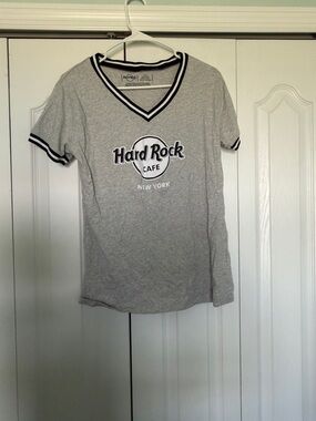 Hard Rock Cafe Gray & Black V-neck Tee